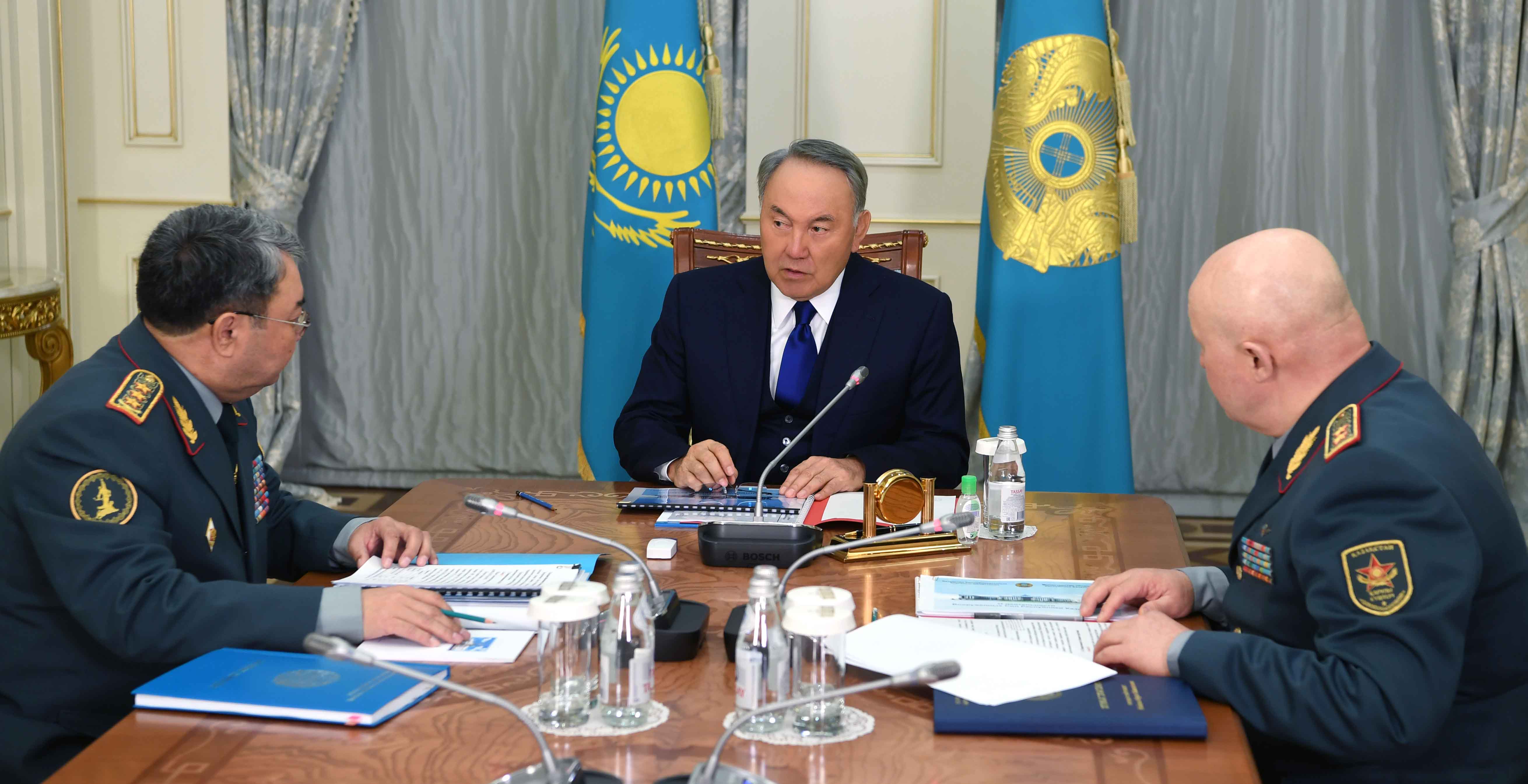 Назарбаев Қазақстан әскерінің жауынгерлік әзірлігін жоғары бағалады