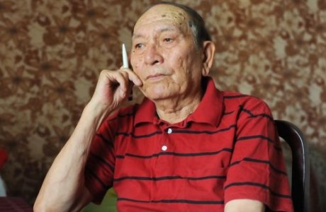 Туған жердің топырағына тізе бүк!