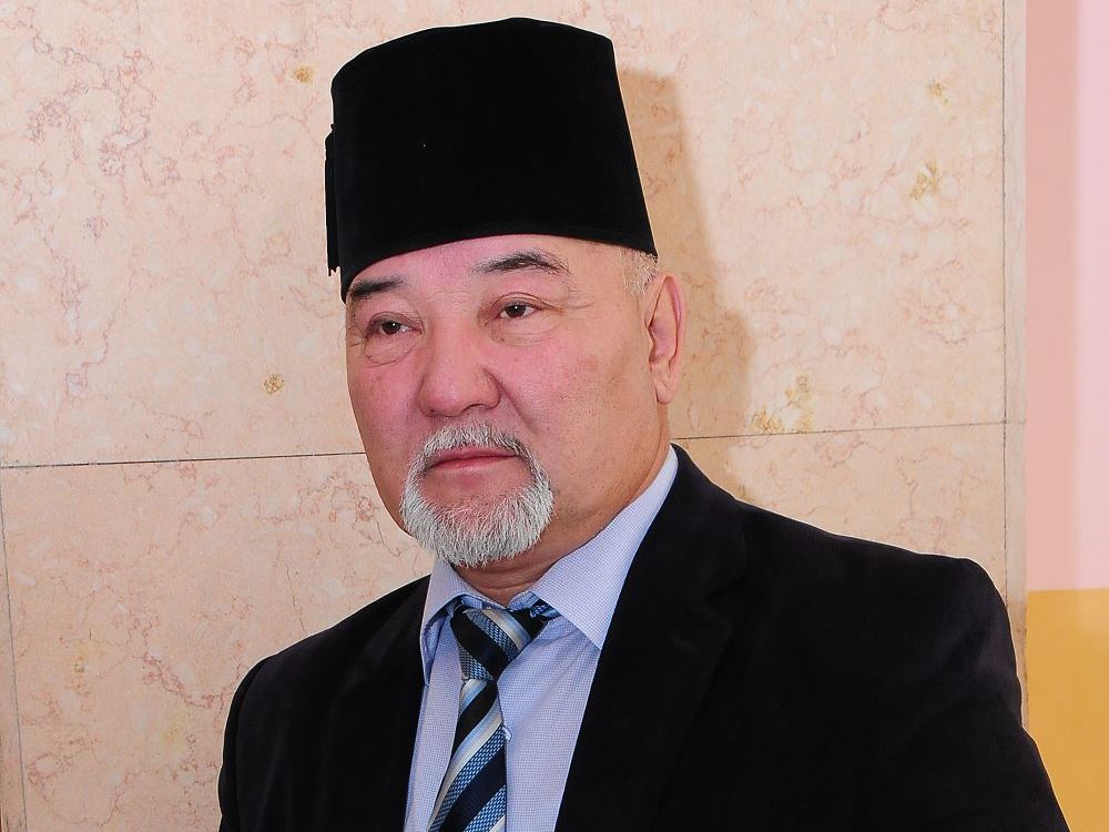 Бұл бас киімді Байтұрсынов та киген