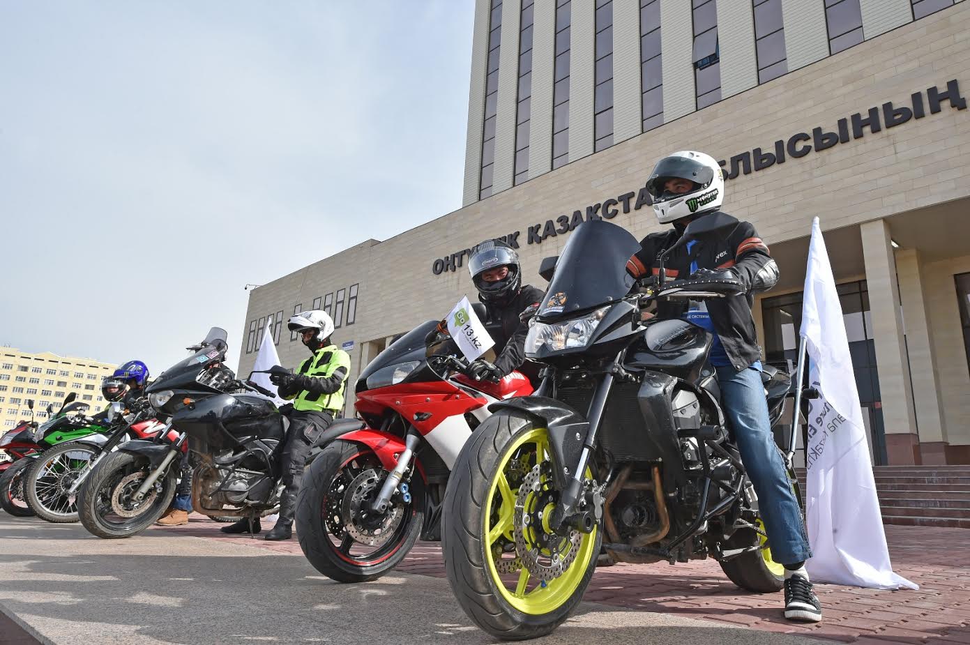 Шымкентте «ЭКСПО-2017» халықаралық көрмесіне орай мотошеру өтті