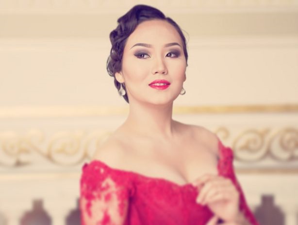 Елбасы бата берген әнші