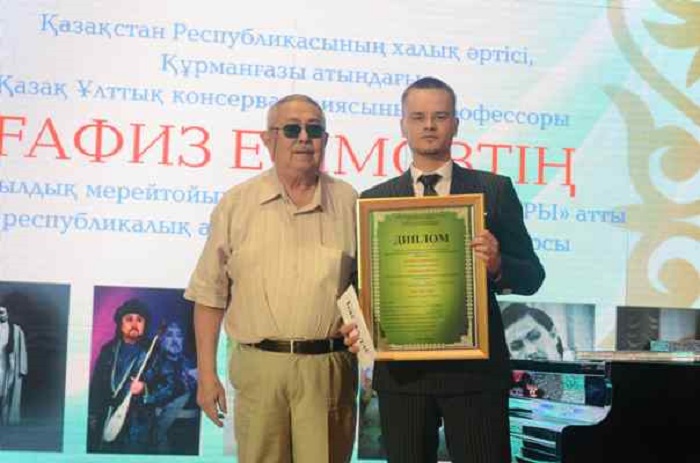 Атырауда «Жайық нұры» атты әншілер байқауы өтті