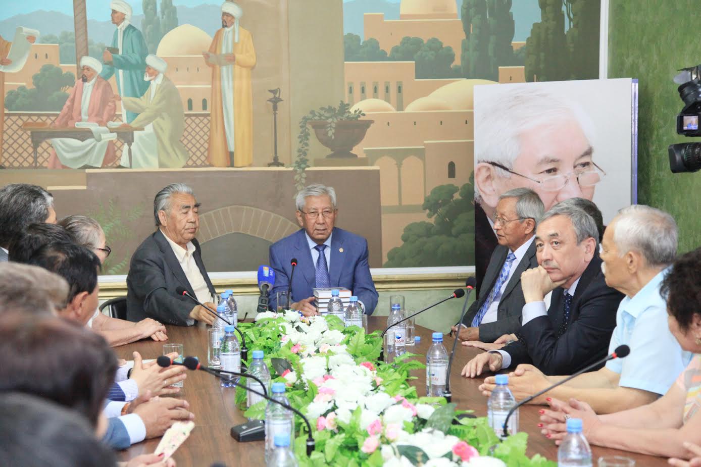 Әулиеатада Мырзатай Жолдасбековтің кеші өтті