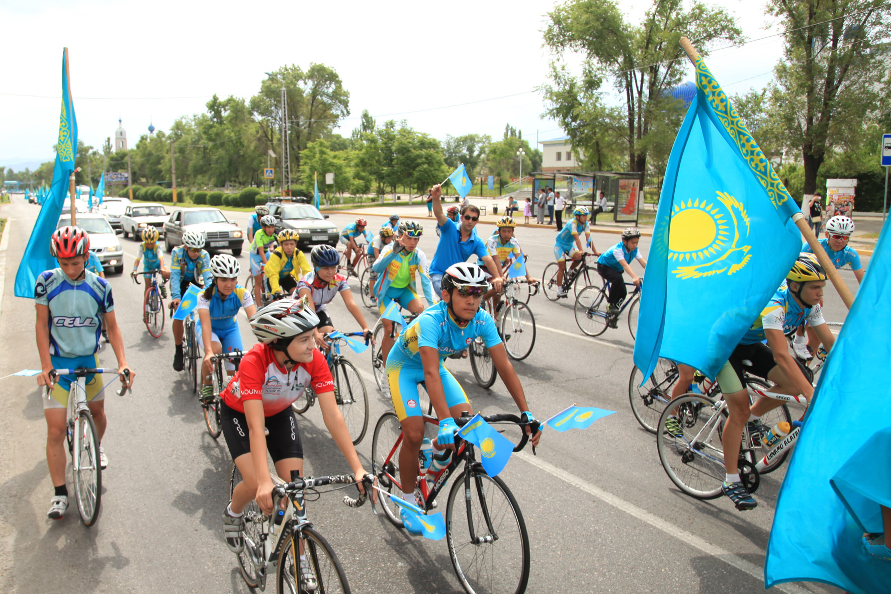 Тараздың барлық жерінде бір мезетте Мемлекеттік Гимн орындалды