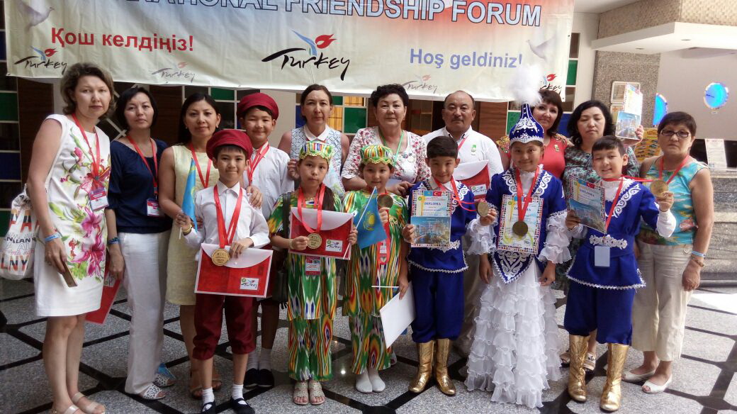 Жеті бірдей жүлдемен оралды