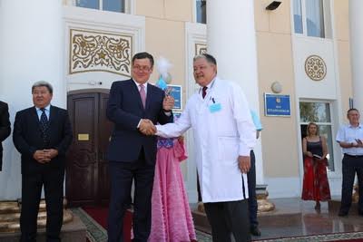 Жамбылда жаңа санитарлық автокөліктер тапсырылды