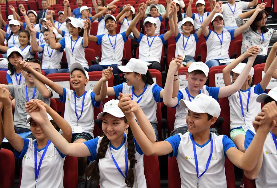 ЭКСПО-ның жас елшілері