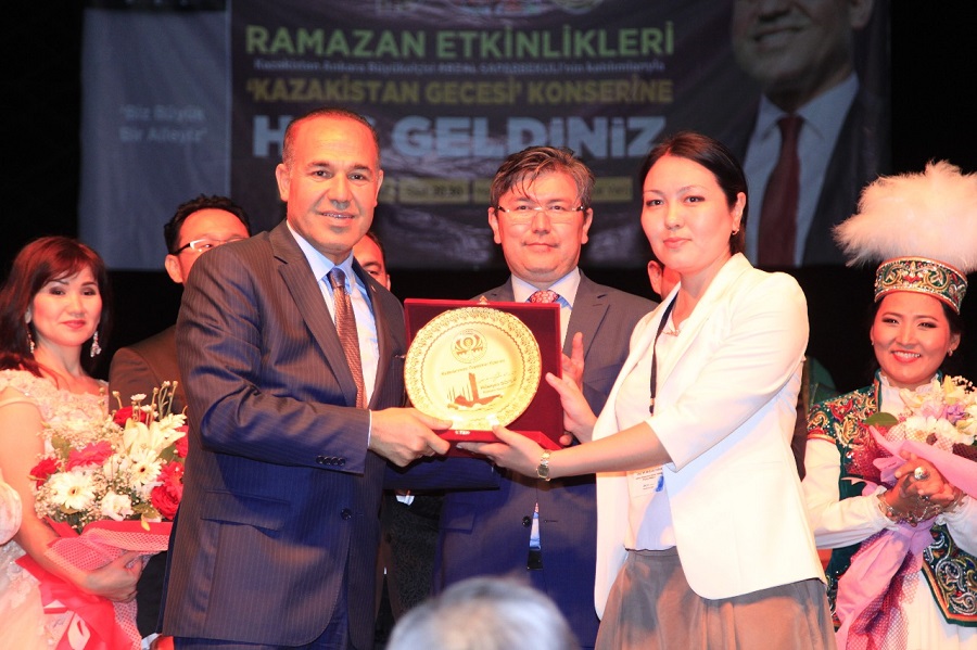 Оңтүстіктің өнерпаздары түркиялықтарды тәнті етті