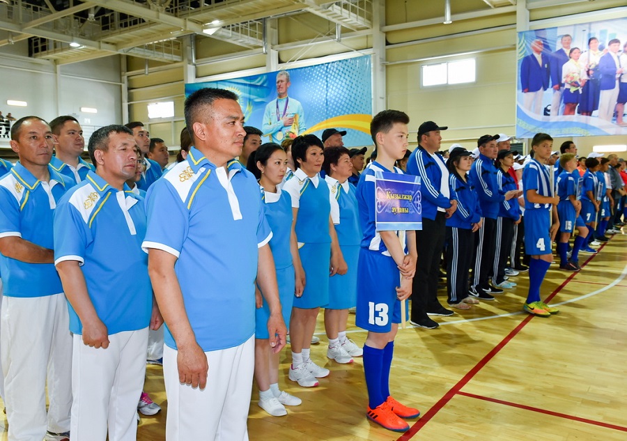 СҚО әкімі спартакиадаға қатысып, волейбол ойнады