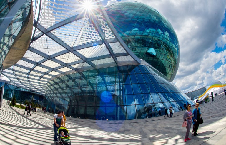 Көрме тыныштығы қатаң қадағаланады