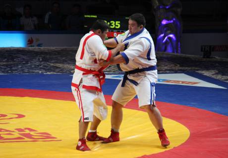 «Қазақстан барысы-2017»: Ұлан Рысқұл мен Айбек Нұғымаров келесі айналымға өтті