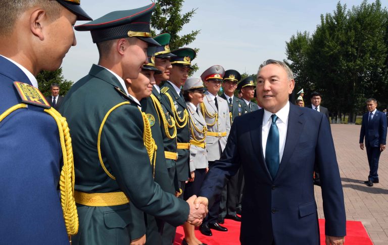 Елбасы мемлекеттік туды көтеру салтанатты рәсіміне қатысты