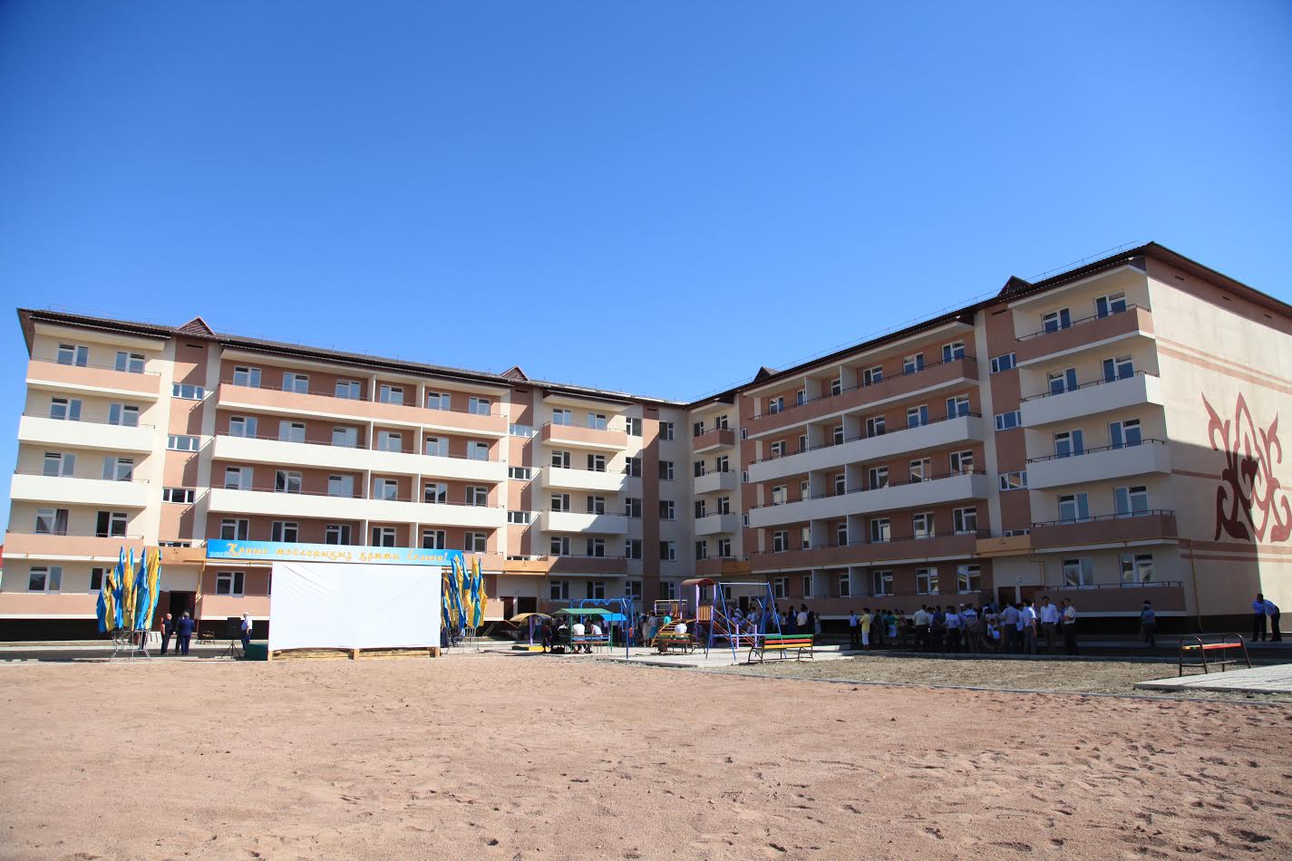 Астана күні қарсаңында Жамбыл облысында 800 отбасы баспаналы болды