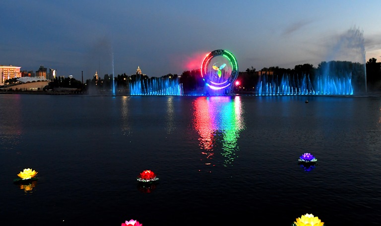 Көзің сүйсінеді, көңілің ән салады