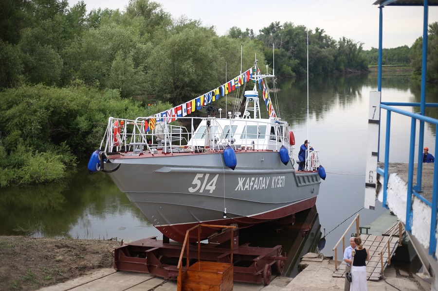 Әскери-теңіз флоты тағы бір катермен толықты
