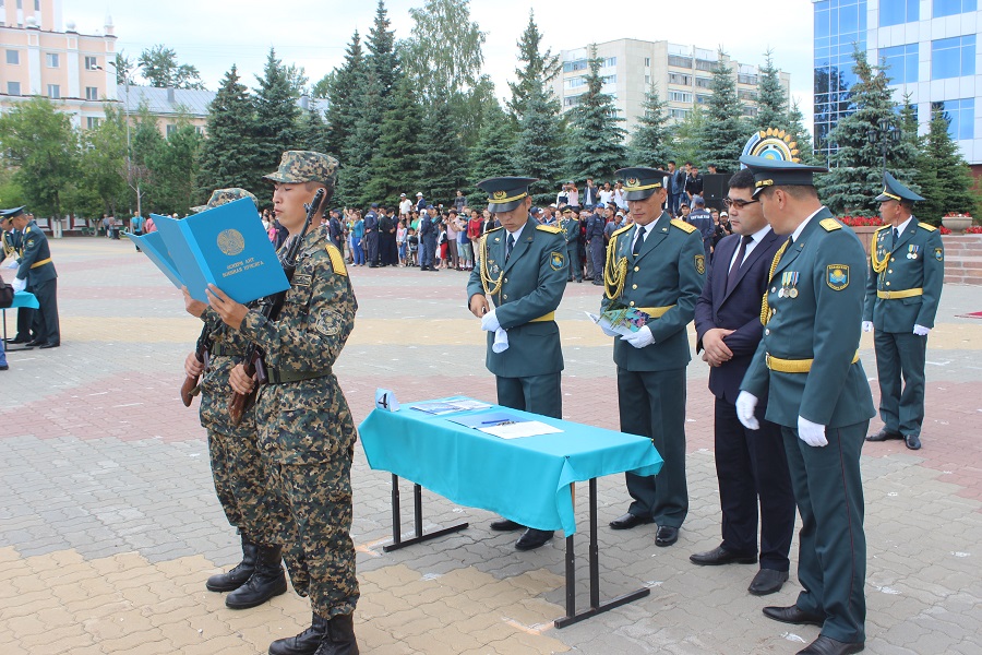 Қостанайдағы әскери бөлімшеде сарбаздар ант берді