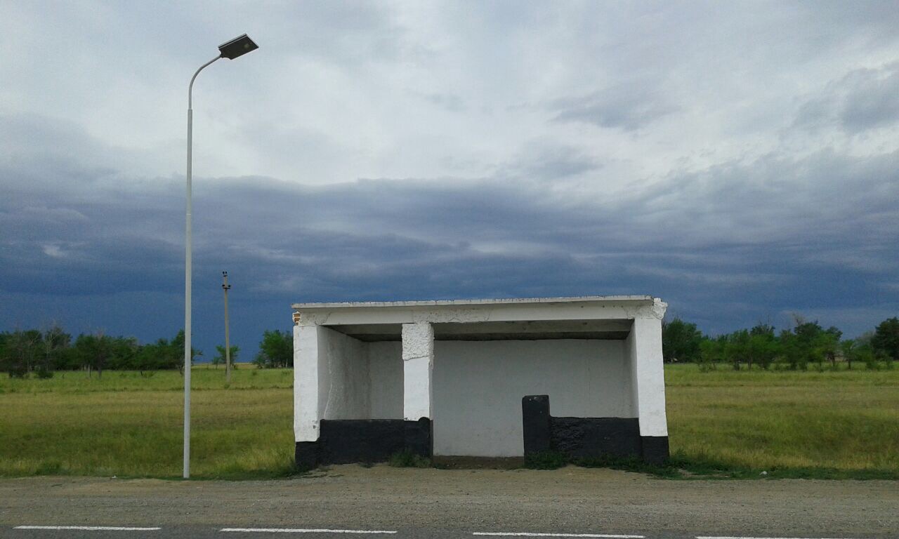 Ауыл аялдамаларына күннен қуат алатын жарық шамдар орнатылды