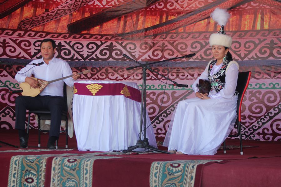 Ақсуаттағы айтыс