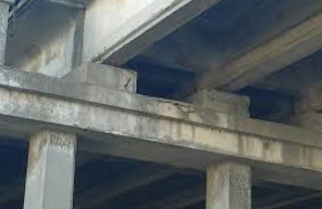 Солтүстік Қазақстан шекарашылары ауыл тұрғындарына көпір салып берді