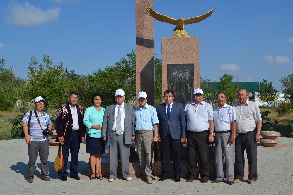 Атыраудан бір топ тарихшы Алашорда ізімен сапарға шықты