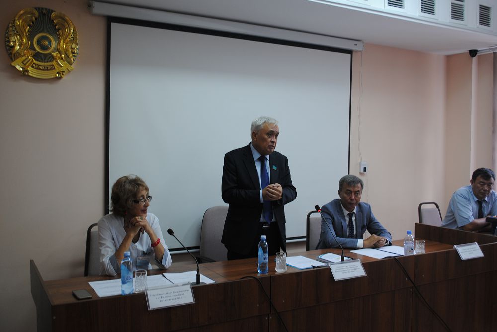 Алматылықтар Мәжіліс депутатымен кездесті