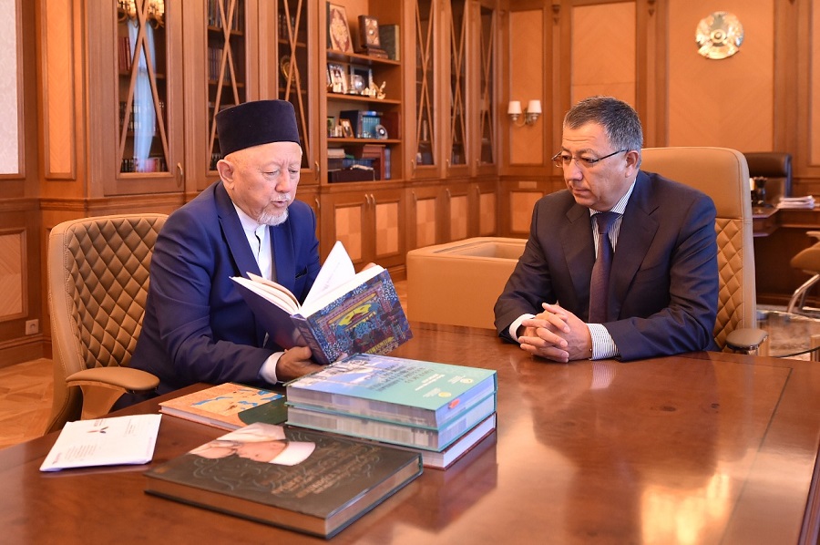 Оңтүстіктің құнды тарихы түгенделіп жатыр