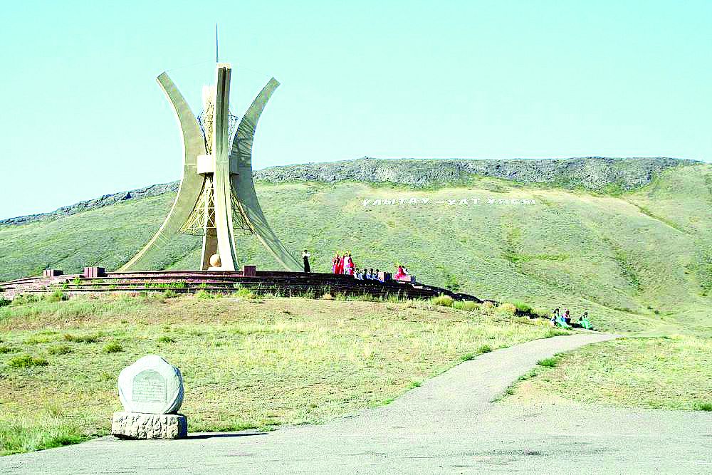 Қаздауысты Қазыбек би:  тұлға және мемлекет