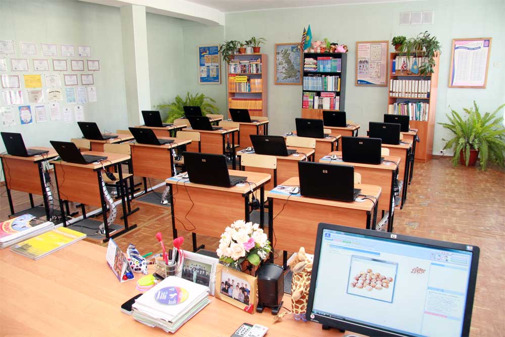 Біз мектепке барамыз