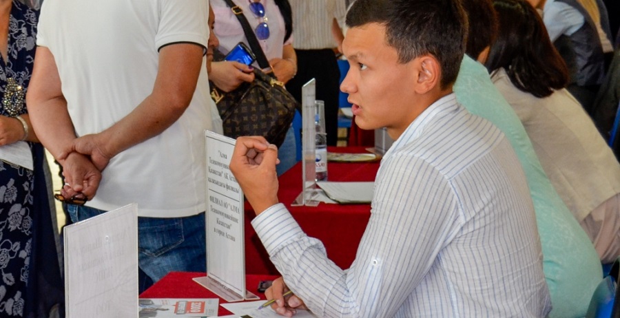 Астанада бір жарым ай ішінде 2,5 мың адам жұмыспен қамтылды