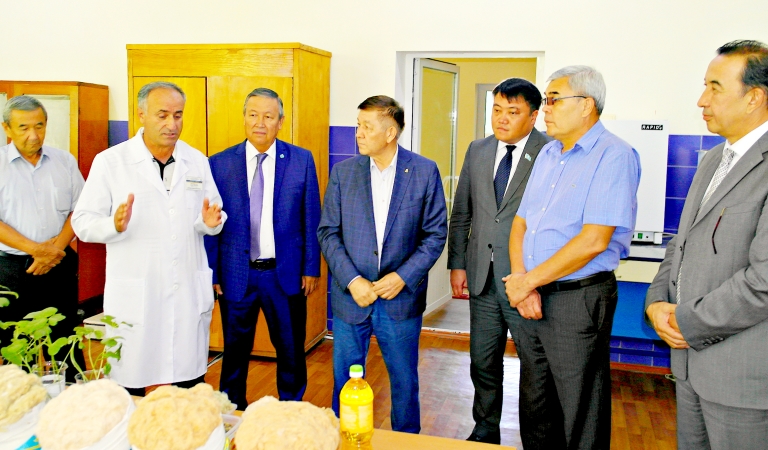 Парламент депутаты Мақтарал ғалымдарының жұмысын жоғары бағалады