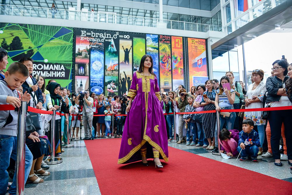 ЭКСПО-да Қатар елінің сән үлгілері көрсетілді