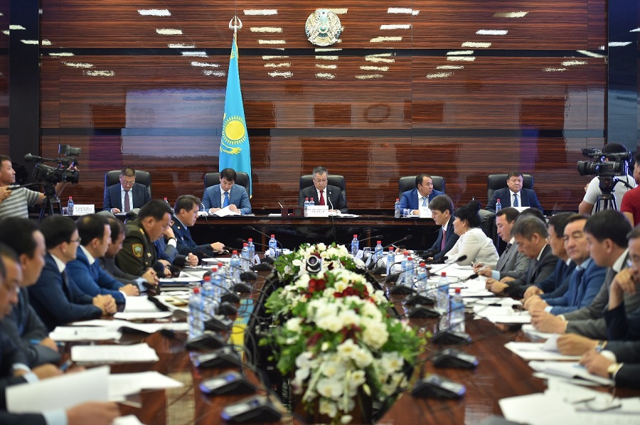 Ж. Түймебаев: Мемлекеттік қызмет көрсету сапасын арттыруда салғырттық танытуға болмайды