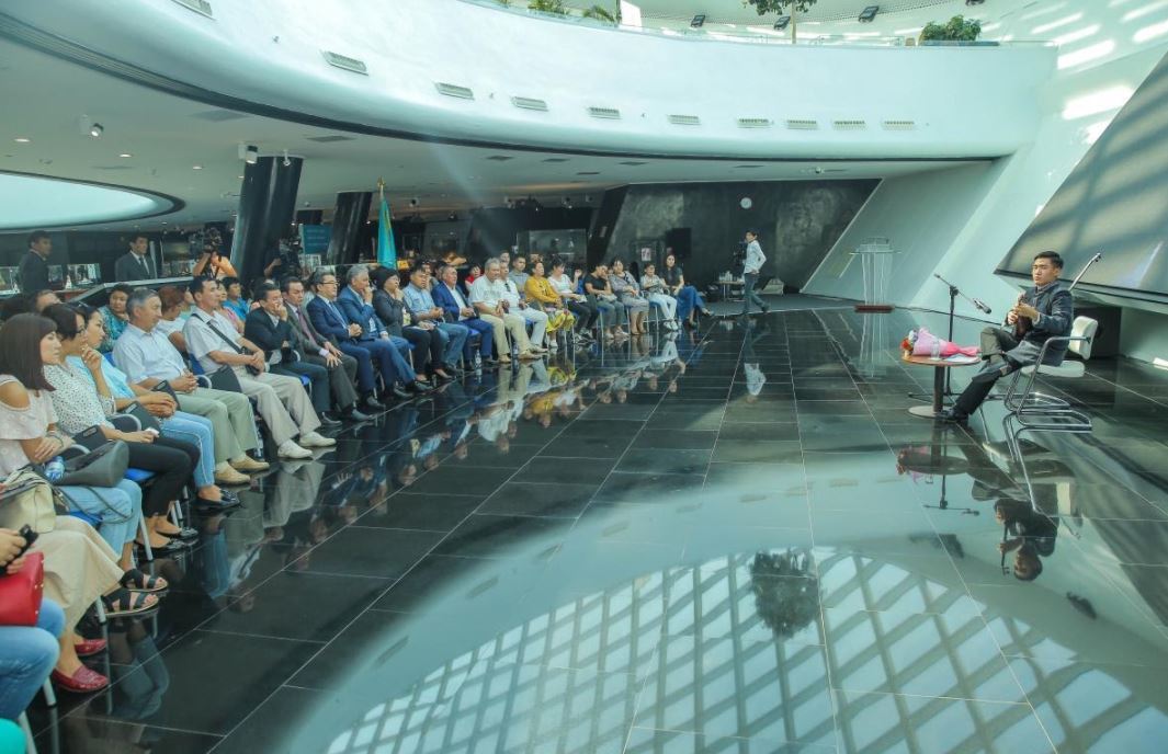 Қазақстанда тұңғыш рет жас күйші 50 күй орындады