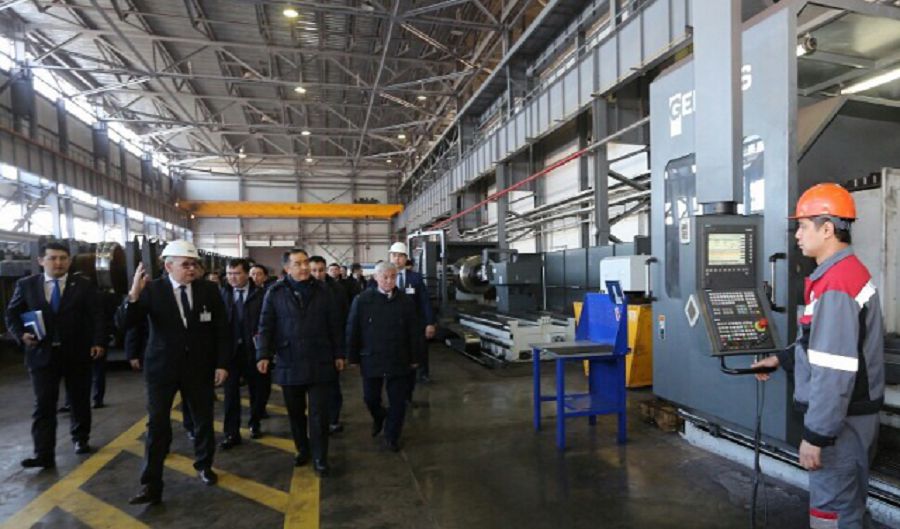 Темір жол рельстен басталады
