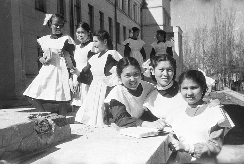 Қазақстандағы мектеп формасының эволюциясы