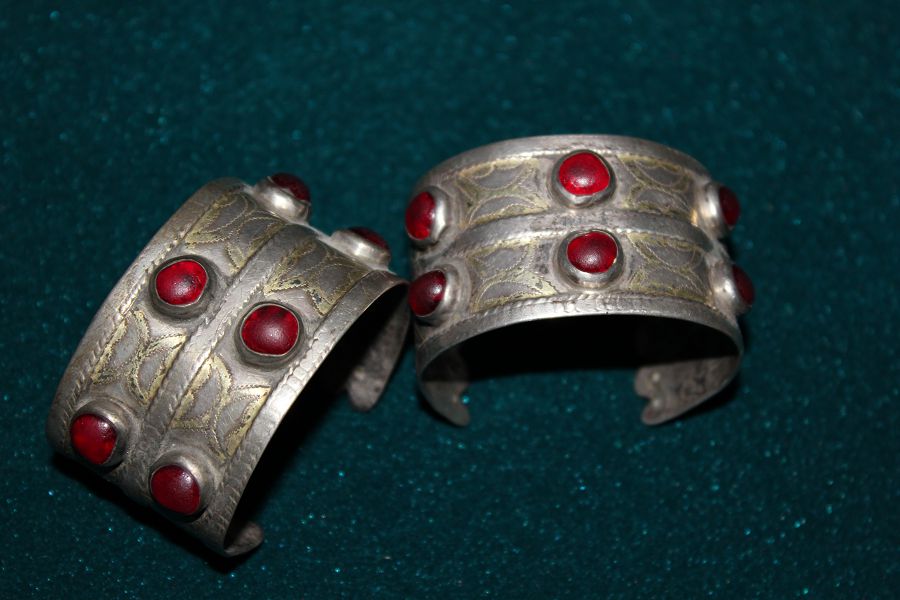 Көне үрдістің көркем үлгілері