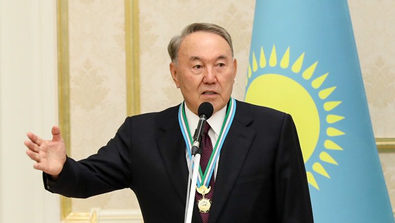 Елбасы «Ел-жұрт құрметі» орденімен марапатталды