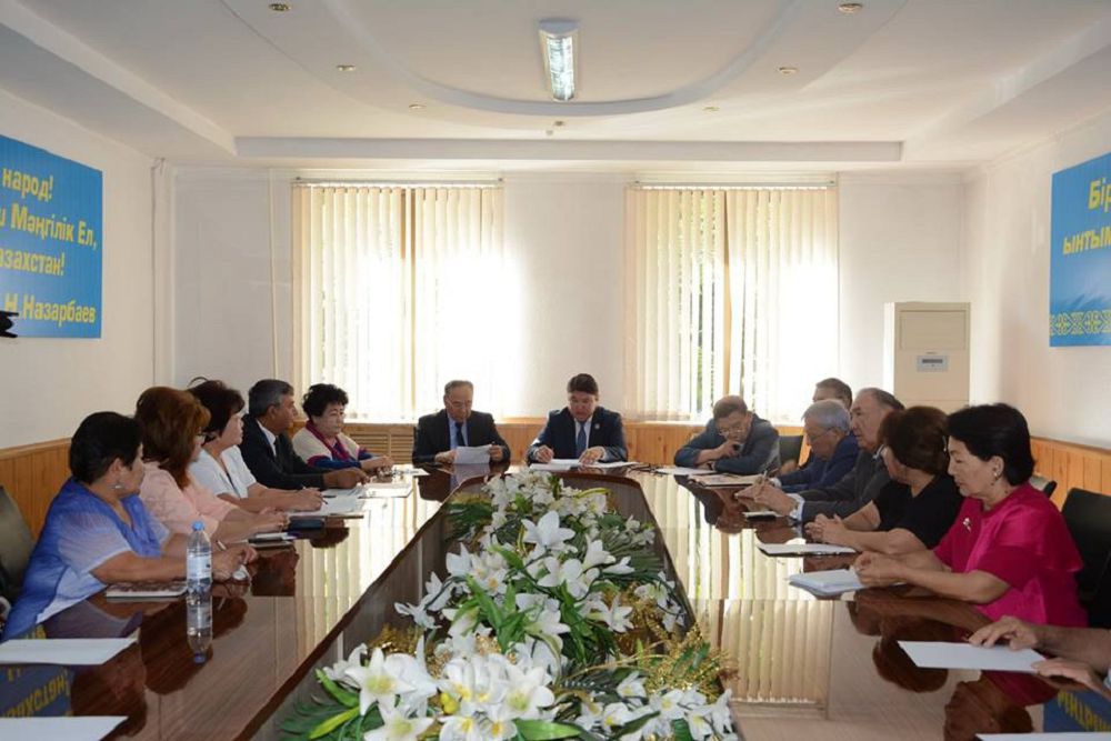 Ассамблея мүшелері латын әліпбиін қолдайды