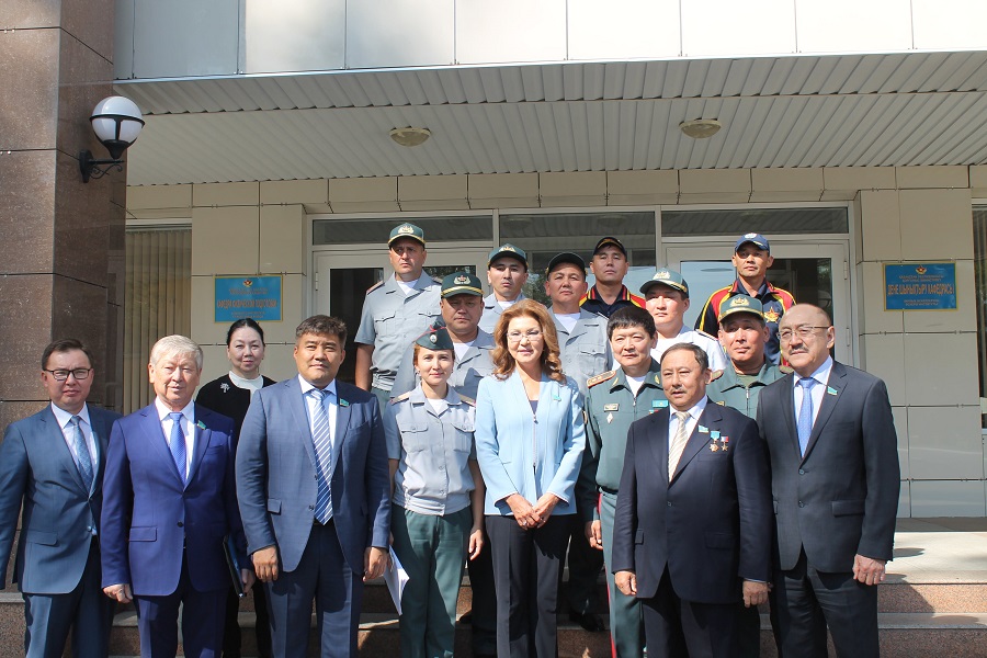 Сенаторлар Жаяу әскерлер институтында және Шекара қызметінің академиясында болды