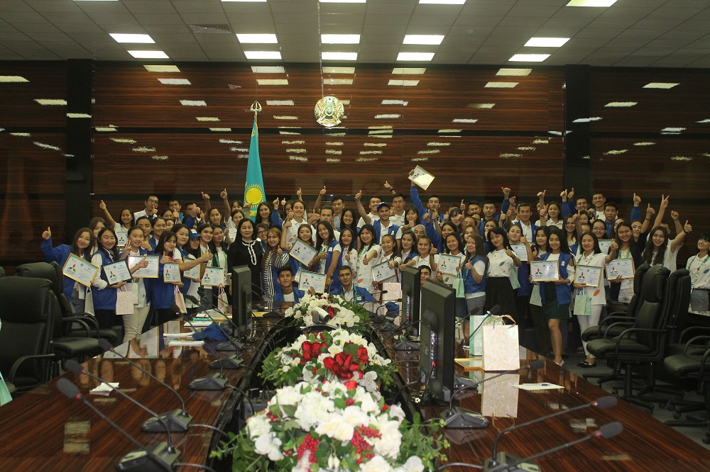 ОҚО-да ЭКСПО-2017 көрмесіне атсалысқан ерікті жастар марапатталды