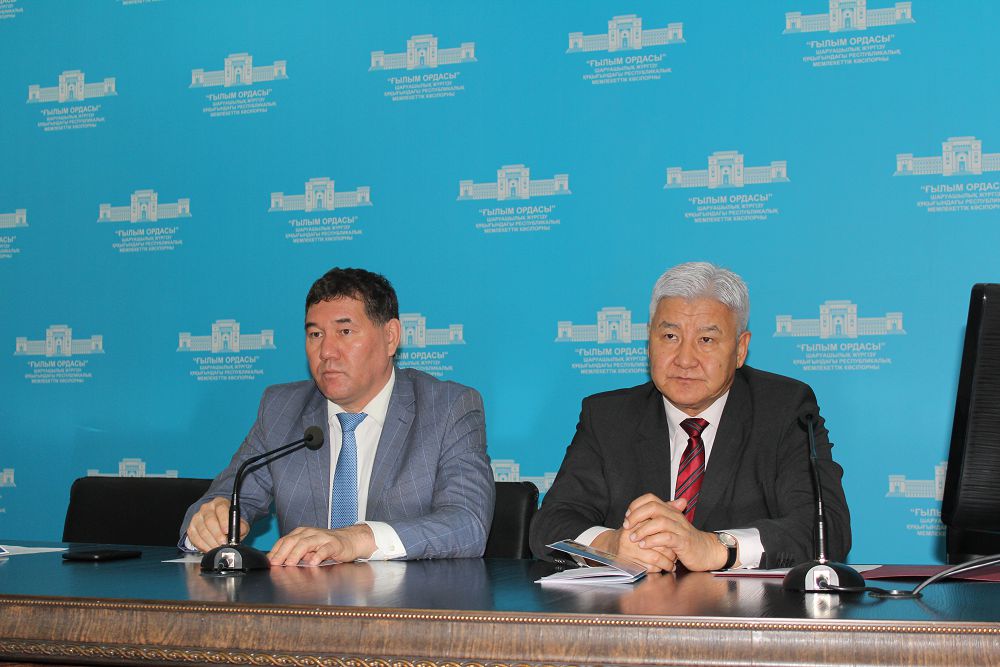 Алматыда латын қарпіндегі сирек кітаптар көрмесі өтті