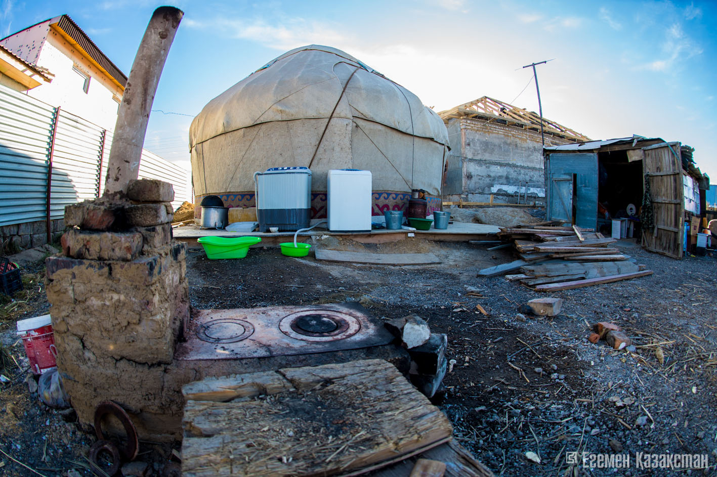 Астанада алты балалы отбасы киіз үйде қыстауы мүмкін (фото)