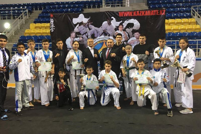 Көкшетаулық каратэшілер ел чемпионатында 12 медаль жеңіп алды