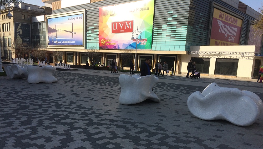 Шашылып түскен асықтар