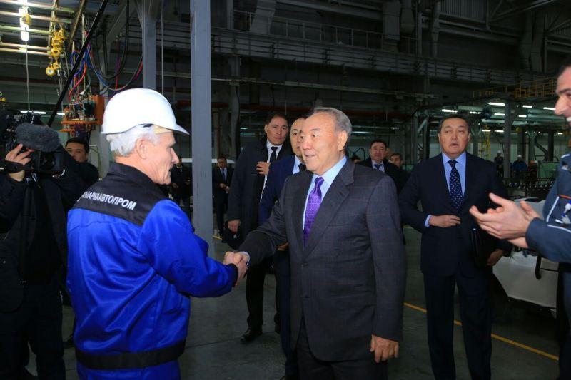 Нұрсұлтан Назарбаев «Әуежай» шағын ауданындағы тұрғын үйлердің құрылысымен танысты