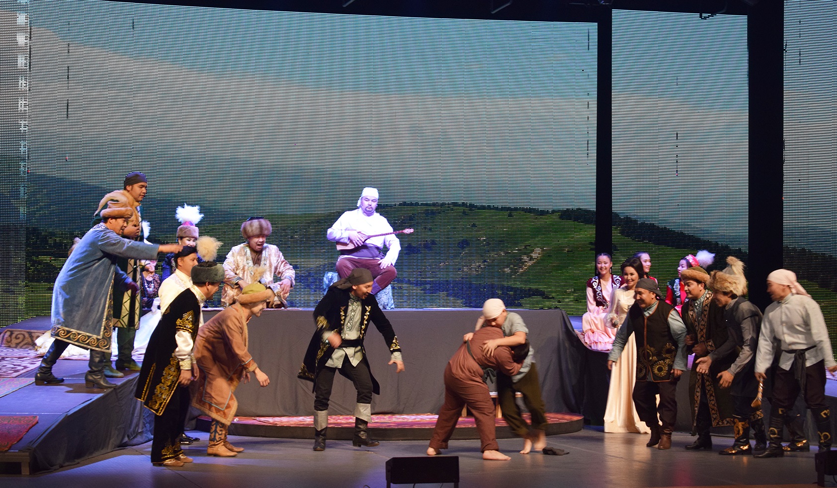 Әсет Найманбайұлының 150 жылдығына арналған қойылымның премьерасы өтті