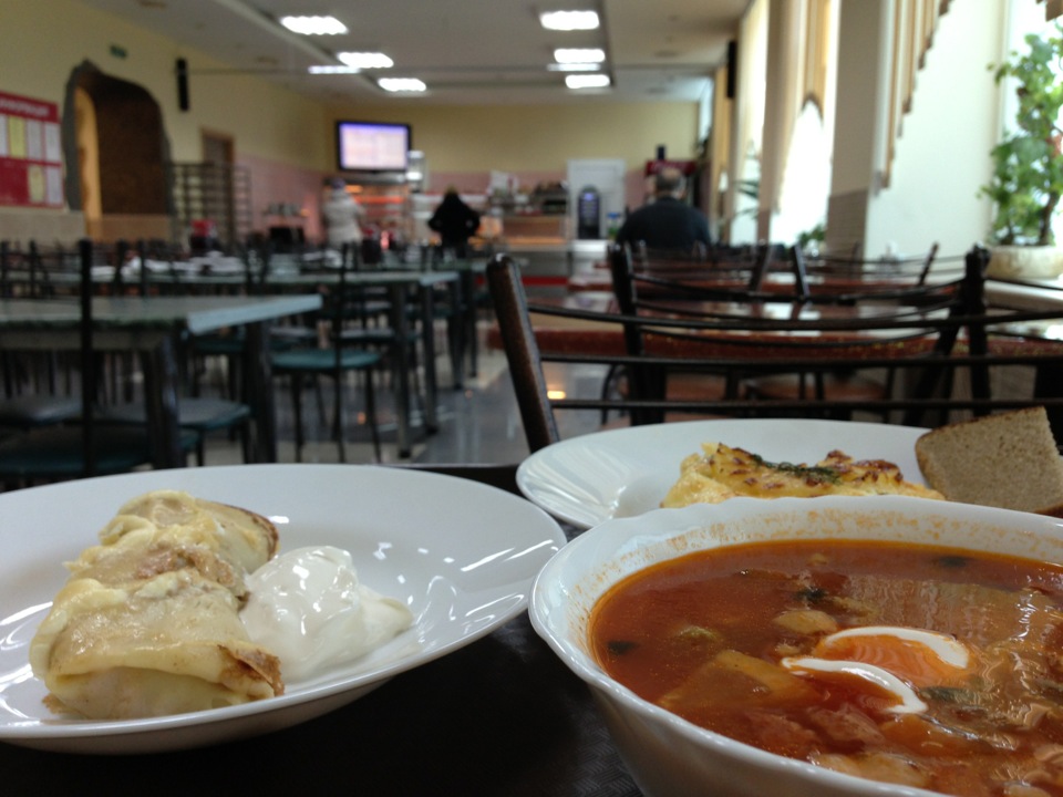 Ақтөбелік кәсіпкер студенттерге арналған тегін асхана ашты