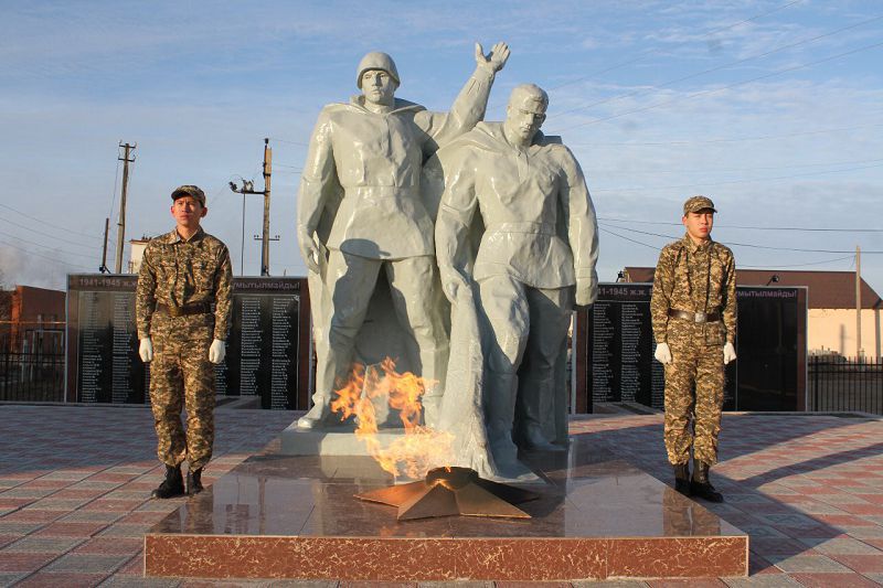 Тәуелсіздік мерекесіне орай Атырау облысының Мақат ауда­нында саябақ ашылды