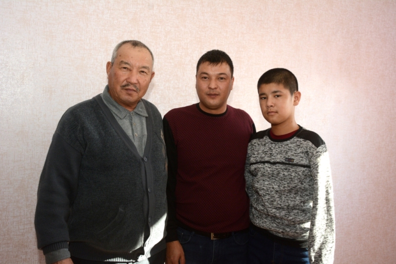 Маңғыстауда екі қолынан айырылған 11 жасар  Балғынбектің отбасына пәтер берілді