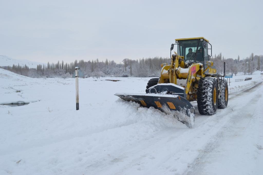 Өскеменде жолдарды қардан аршу үшін 16 жаңа техника сатып алынды